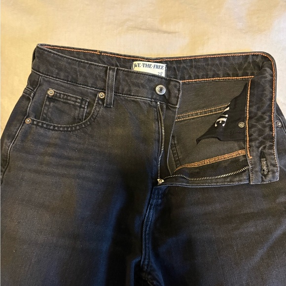 NWOT We The Free Black Straight-Leg Jeans - Picture 4 of 10